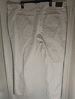 Men's Relaxed White Jeans - Clean Everyday Style